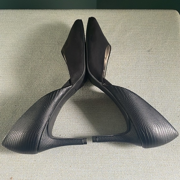 Classic Black Stiletto Heels with Pointed Toe bandolino - Picture 9 of 11